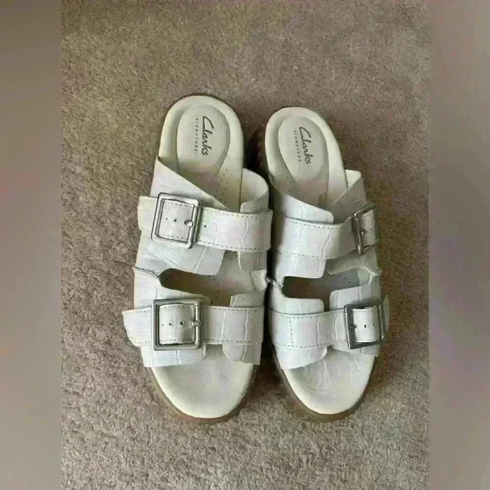 CLARKS TORHILL SLIDE  SANDAL CREAM SIZE 8 - Picture 10 of 15